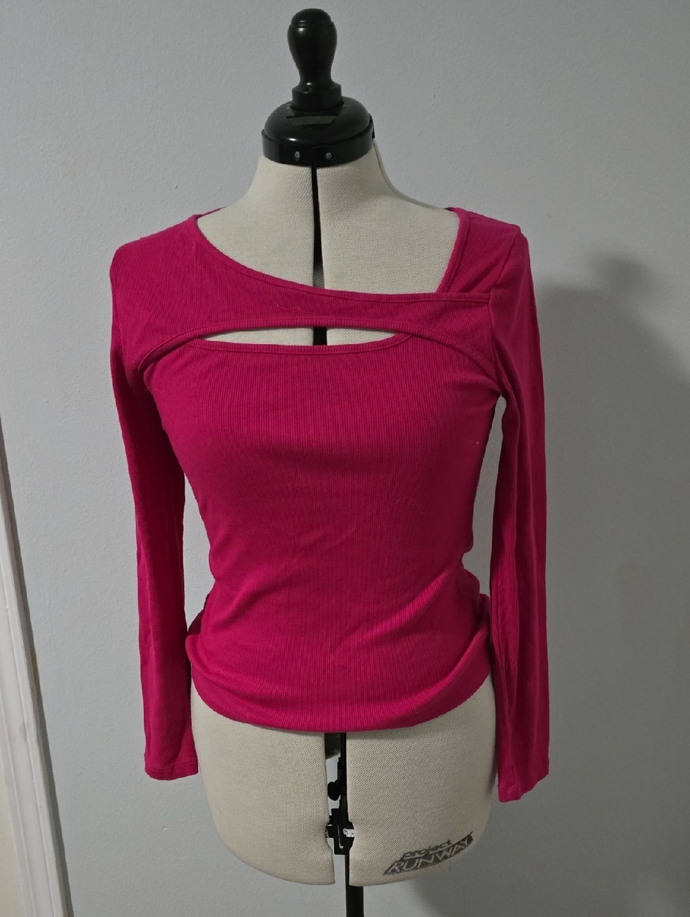 a new day Fuchsia Ribbed Long-Sleeve Cutout Top